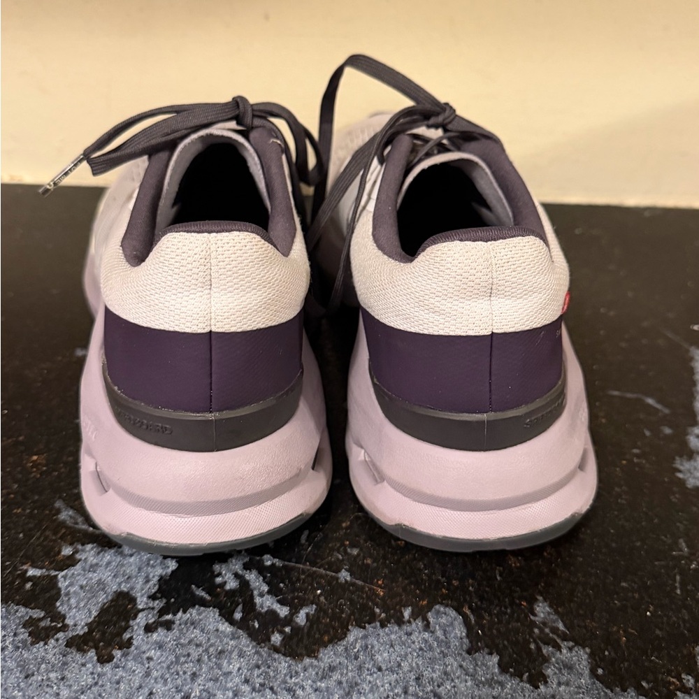 On Women's Cloudpulse Sneakers Lavender Seedling Size 8
Great condition - Picture 2 of 7